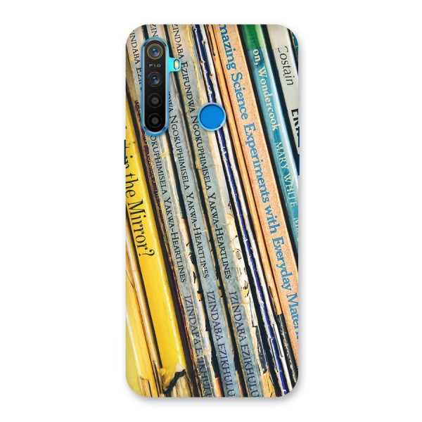 In Love with Books Back Case for Realme 5