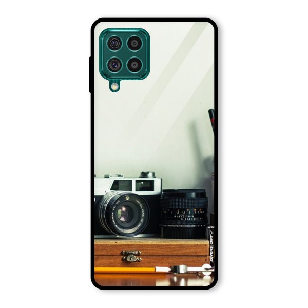 Photographer Desk Glass Back Case for Galaxy F62