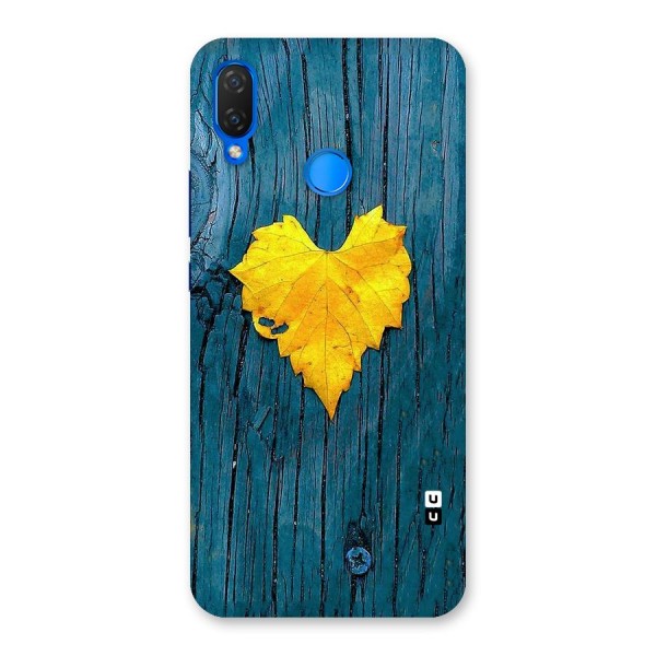 Yellow Leaf Back Case for Huawei P Smart+