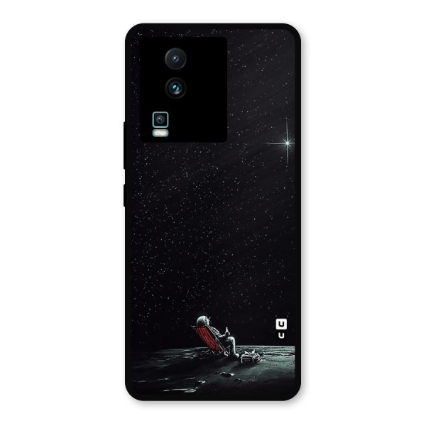Resting Spaceman Face Metal Back Case for iQOO Neo 7 Pro