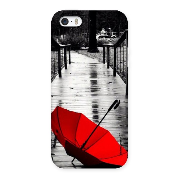 Rainy Red Umbrella Back Case for iPhone SE