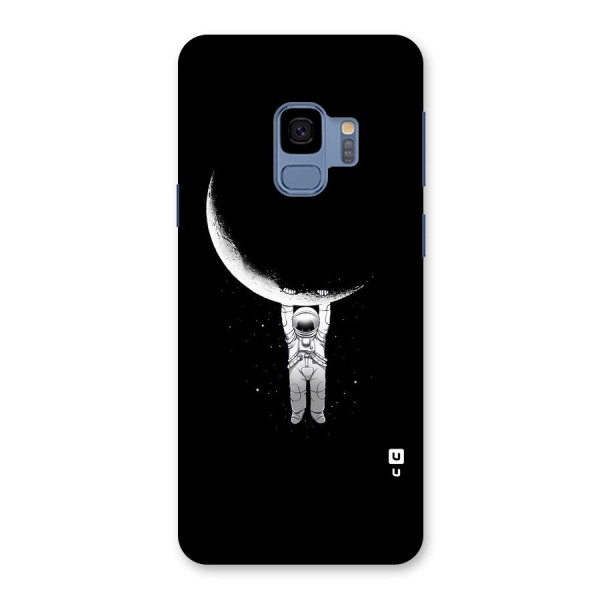 Hanging Astronaut Back Case for Galaxy S9