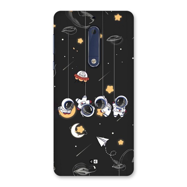 Hanging Astronauts Back Case for Nokia 5