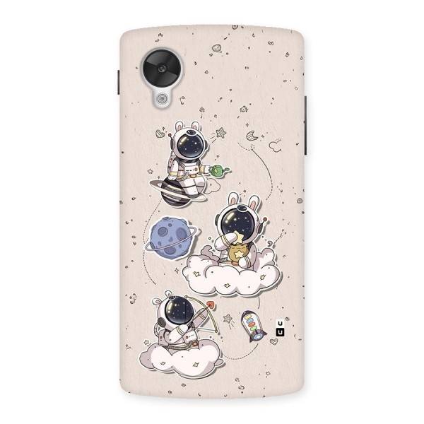 Lovely Astronaut Playing Back Case for Google Nexus 5