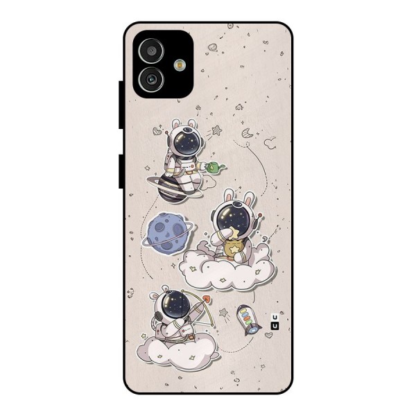 Lovely Astronaut Playing Metal Back Case for Galaxy M13 5G