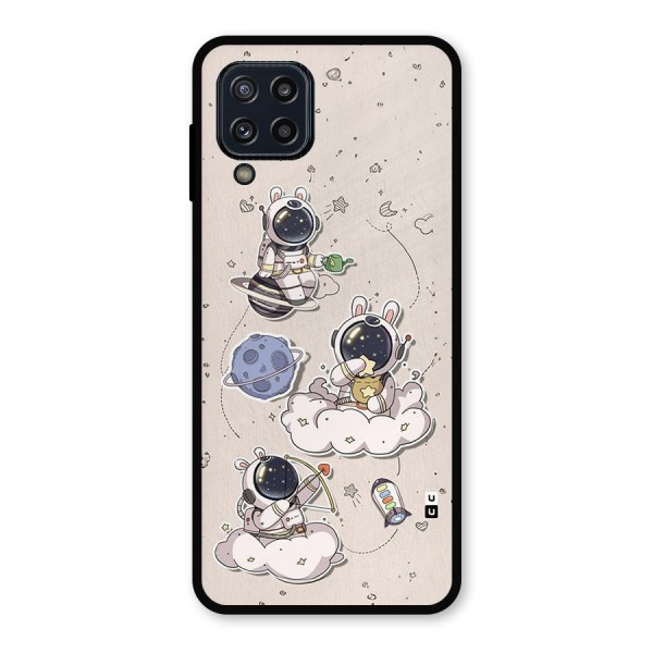 Lovely Astronaut Playing Metal Back Case for Galaxy M32