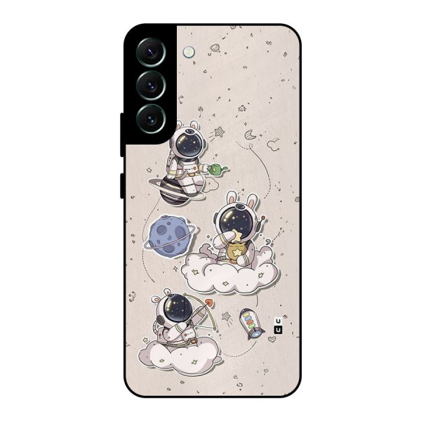 Lovely Astronaut Playing Metal Back Case for Galaxy S22 Plus 5G