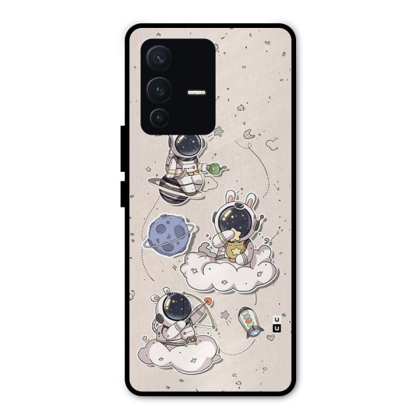 Lovely Astronaut Playing Metal Back Case for Vivo V23 Pro