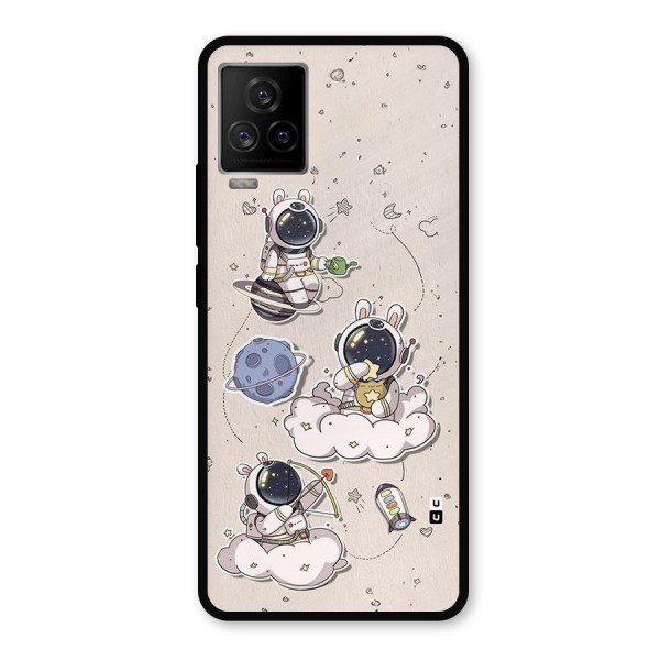 Lovely Astronaut Playing Metal Back Case for iQOO 7 Legend 5G